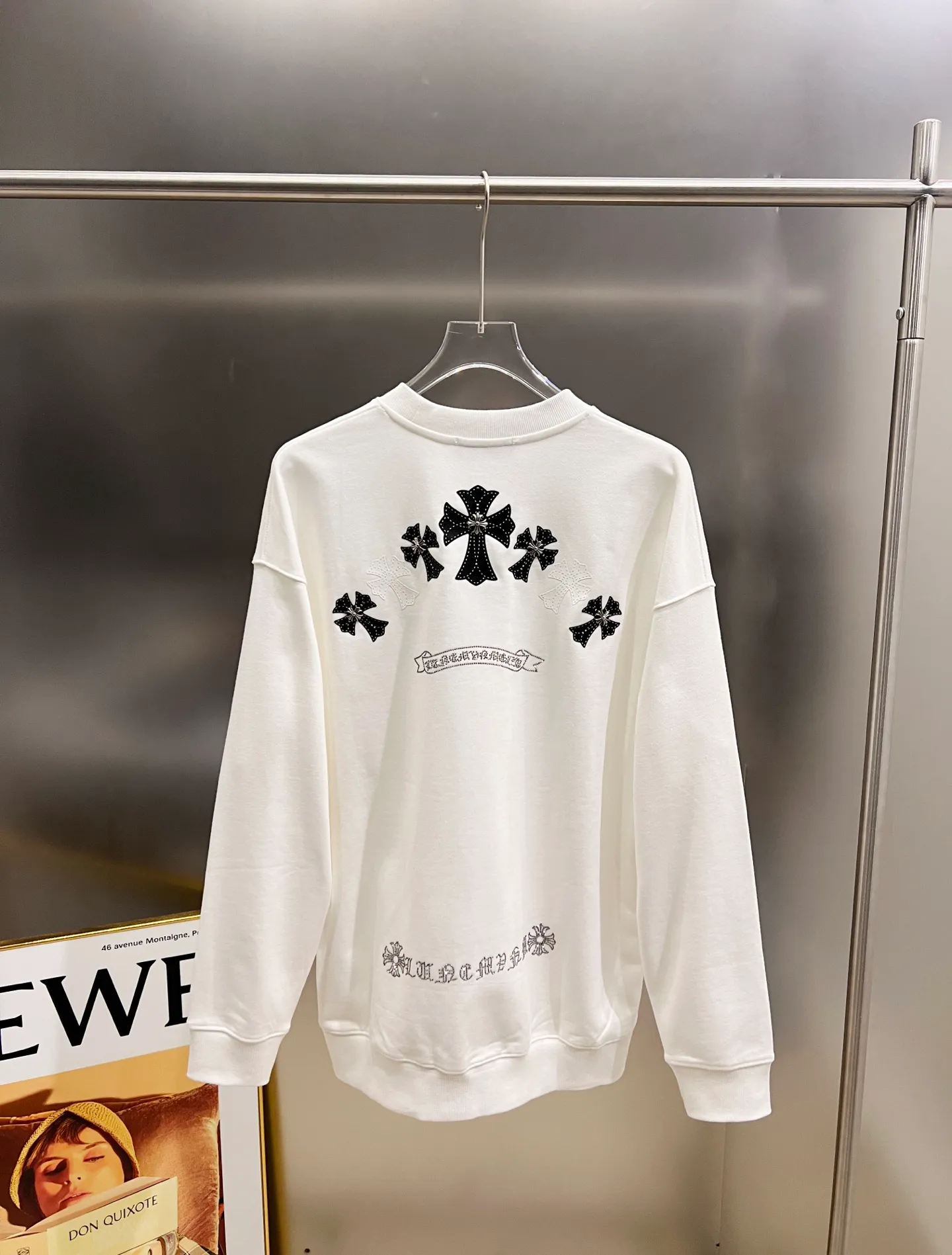 🅿️280 CH Crowe 2025 Autumn and Winter New Style Round Neck Long Sleeve Sweater Cross Patch Leather + Customized Hardware Metal Horseshoe Sanskrit Characters + Middle Eastern Australian Diamond Design Craftsmanship The real thing is great🔥Same style for men and women, loose version Size S M L XL XXL Five sizes Black White